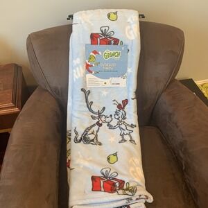 Dr. Seuss The Grinch Light Blue Holiday Christmas Throw Blanket 60"x70"